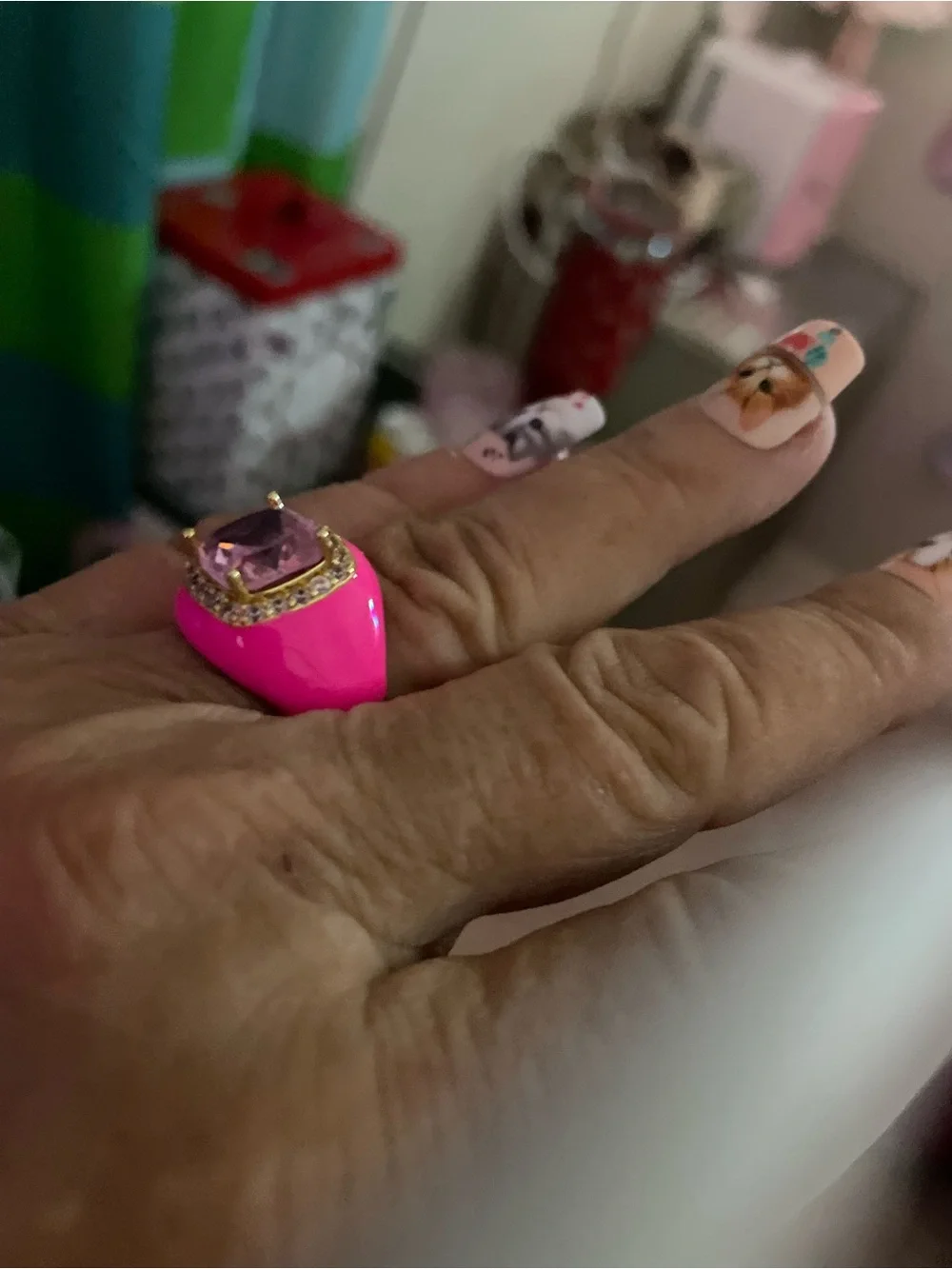 Source Unknown Hot Pink Crystal Ring with Pale Pink Center